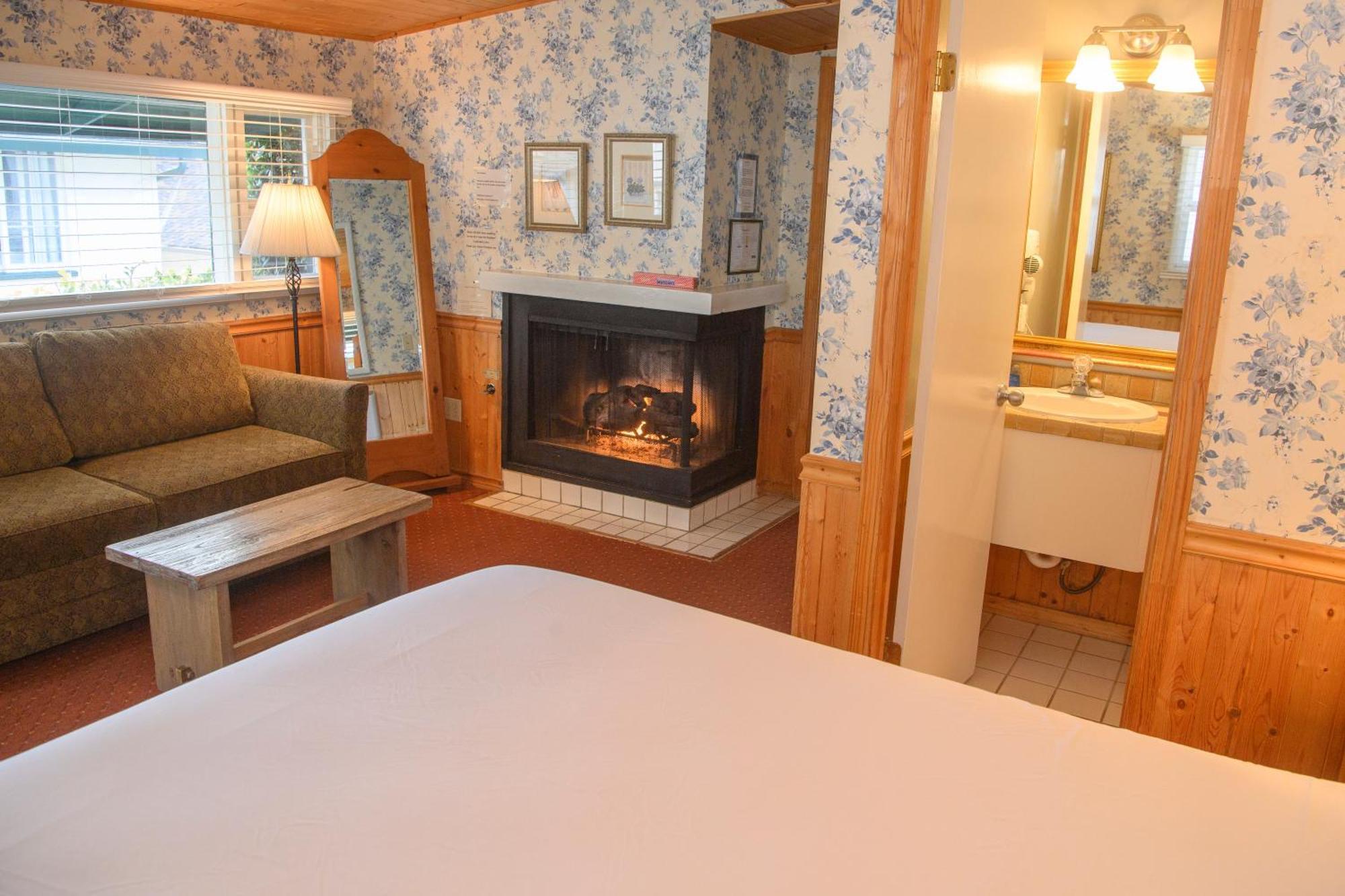 Fireplace Hotel 3*